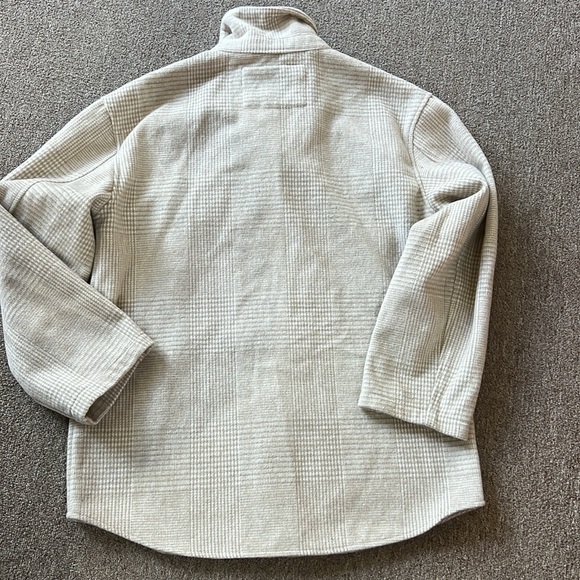 Vigoss Shacket jacket Tan plaid Size medium - Picture 3 of 3